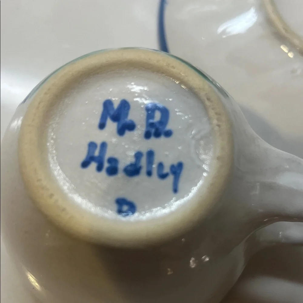 MA Hadley Pottery Stoneware Coffee/ 2 Tea Cups And 1 Saucer - Picture 4 of 8